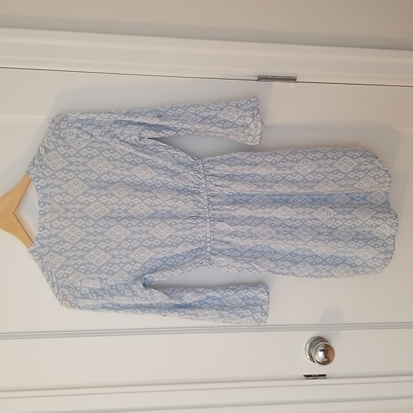 ⭐ 2/$10 Blue Patterned Dress - Picture 3 of 5